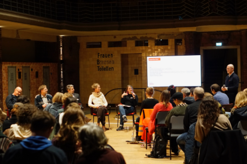 Konferenz im ehemaligen Stadtbad Berlin Lichtenberg