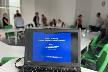 Laptop mit Präsentation zum Projekt Urban Citizenship 